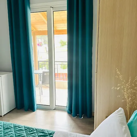 Simadhes Guest house Himare