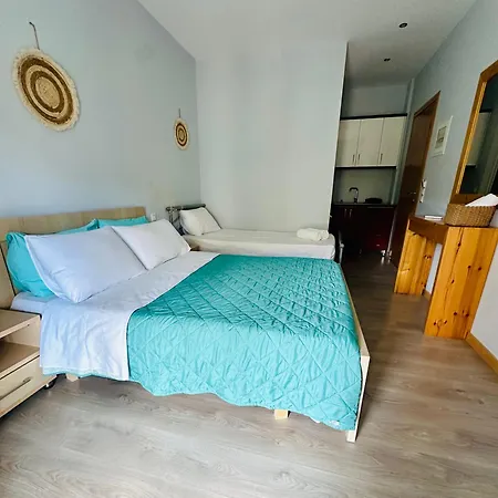 Simadhes Guest house